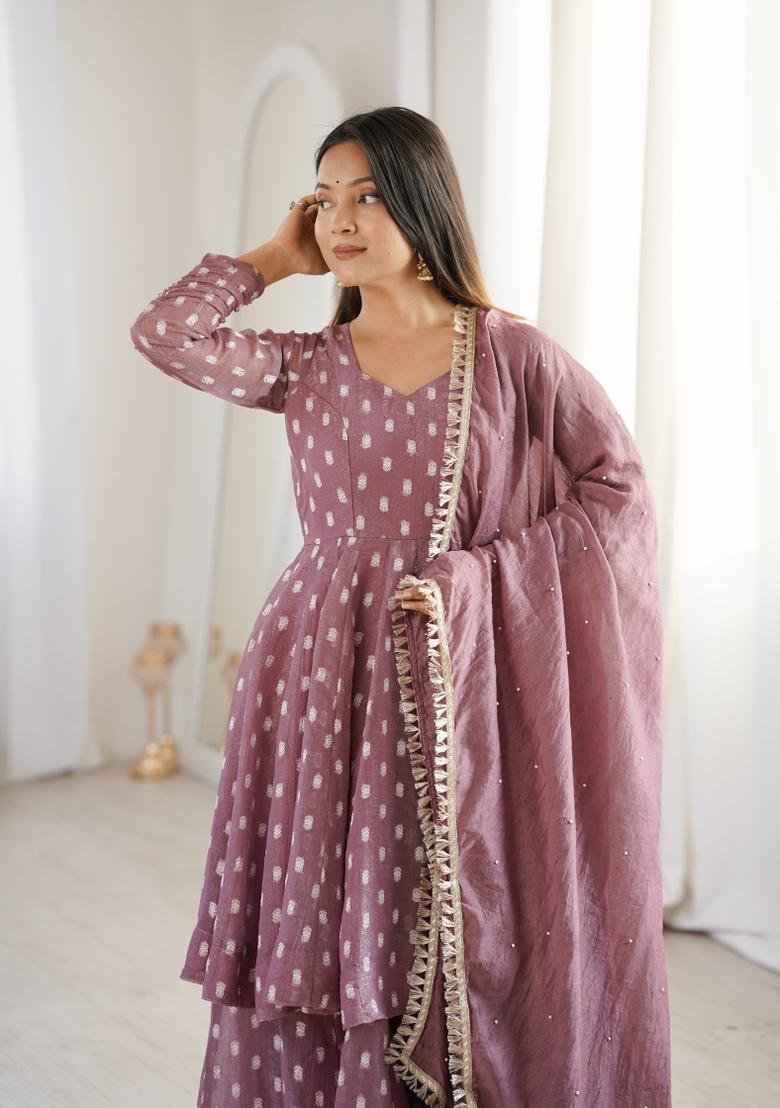 Gajari Embroidered Silk Blend Kurta Set - Indya