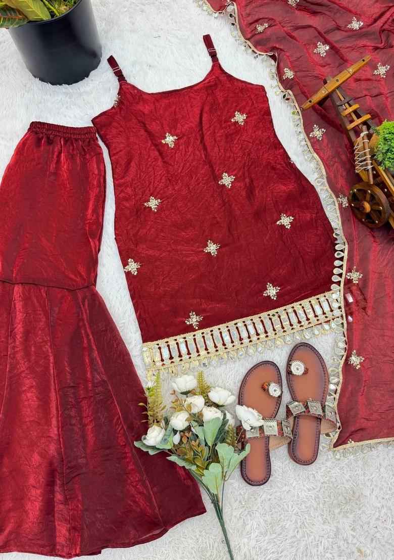 Red Embroidered Silk Blend Kurta Set - Indya