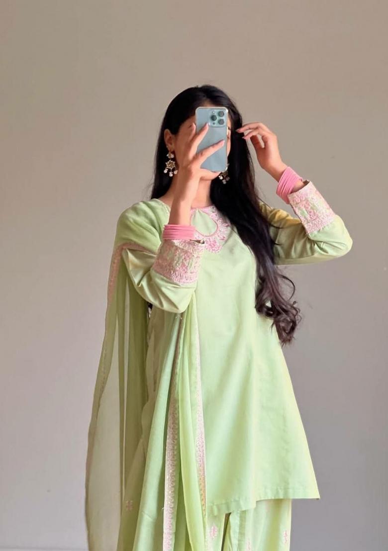 Green Embroidered Rayon Kurta Set - Indya