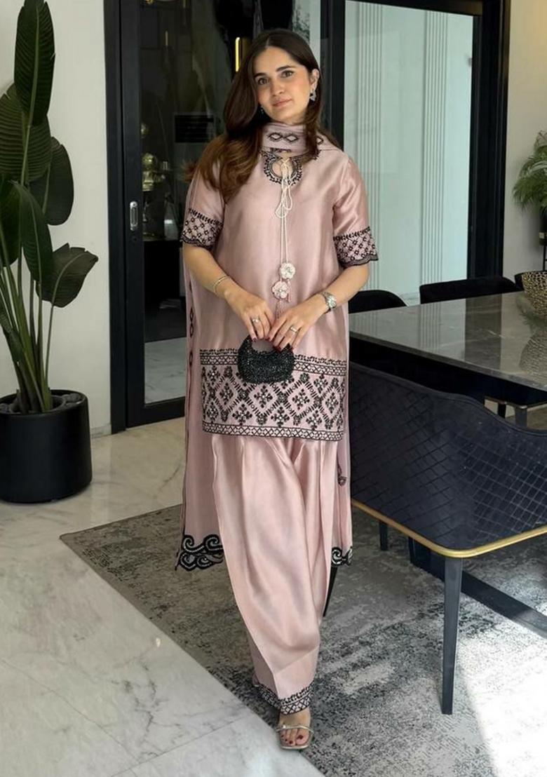 Peach Embroidered Silk Blend Kurta Set - Indya
