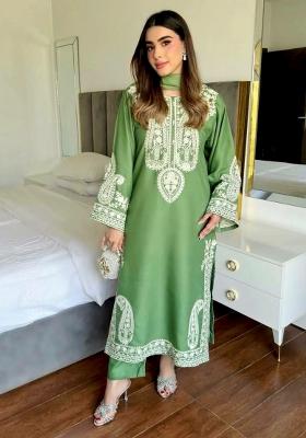 Green Embroidered Silk Blend Kurta Set