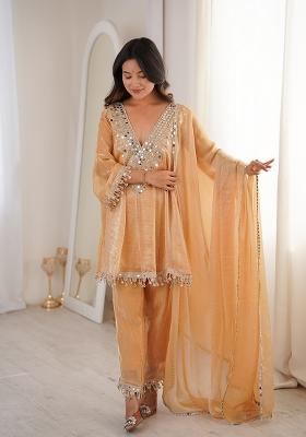 Chiku Embroidered Fendy Kurta Set