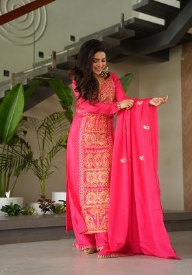 Gajari Embroidered Chinon Kurta Set