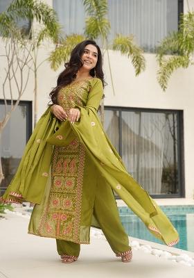 Parot Green Embroidered Chinon Kurta Set