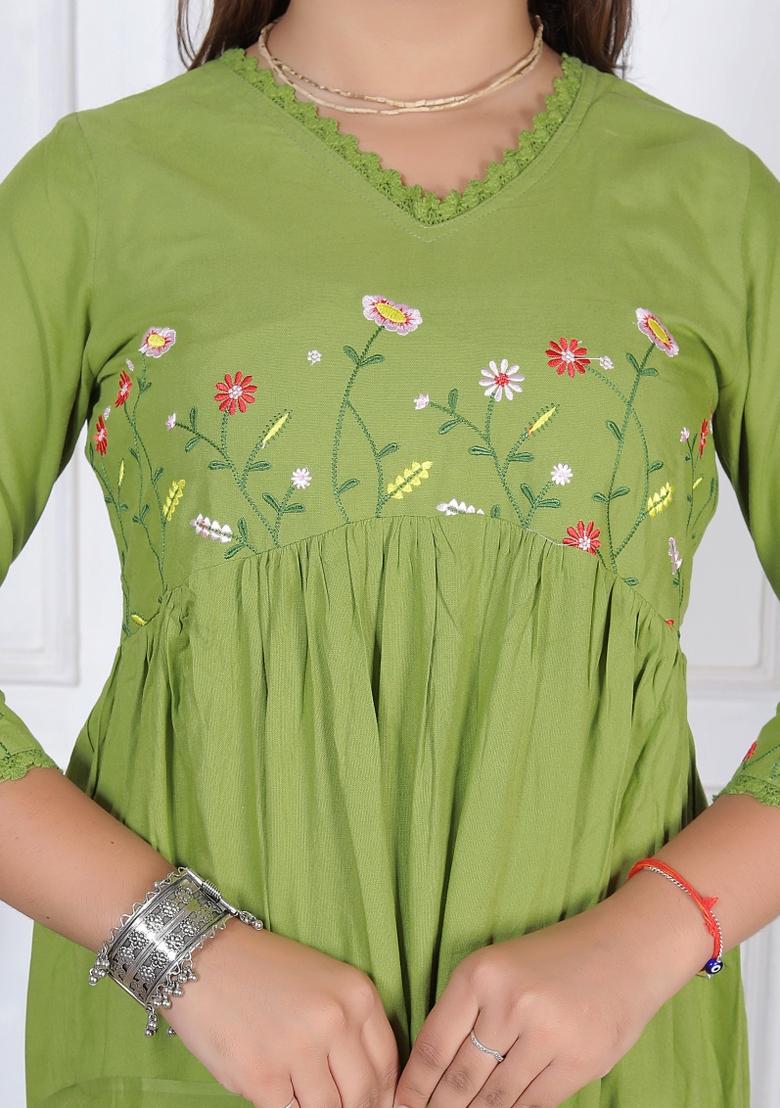 Green Embroidered Rayon Kurti Set - Indya