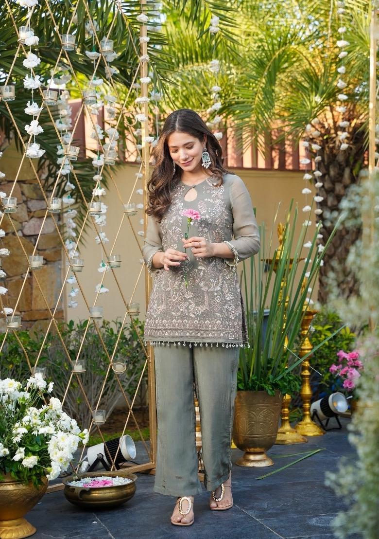 Grey Embroidered Tussar Kurta Set - Indya