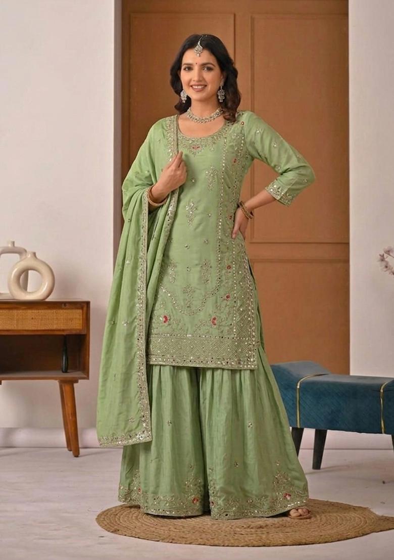 Green Embroidered Crepe Kurta Set - Indya