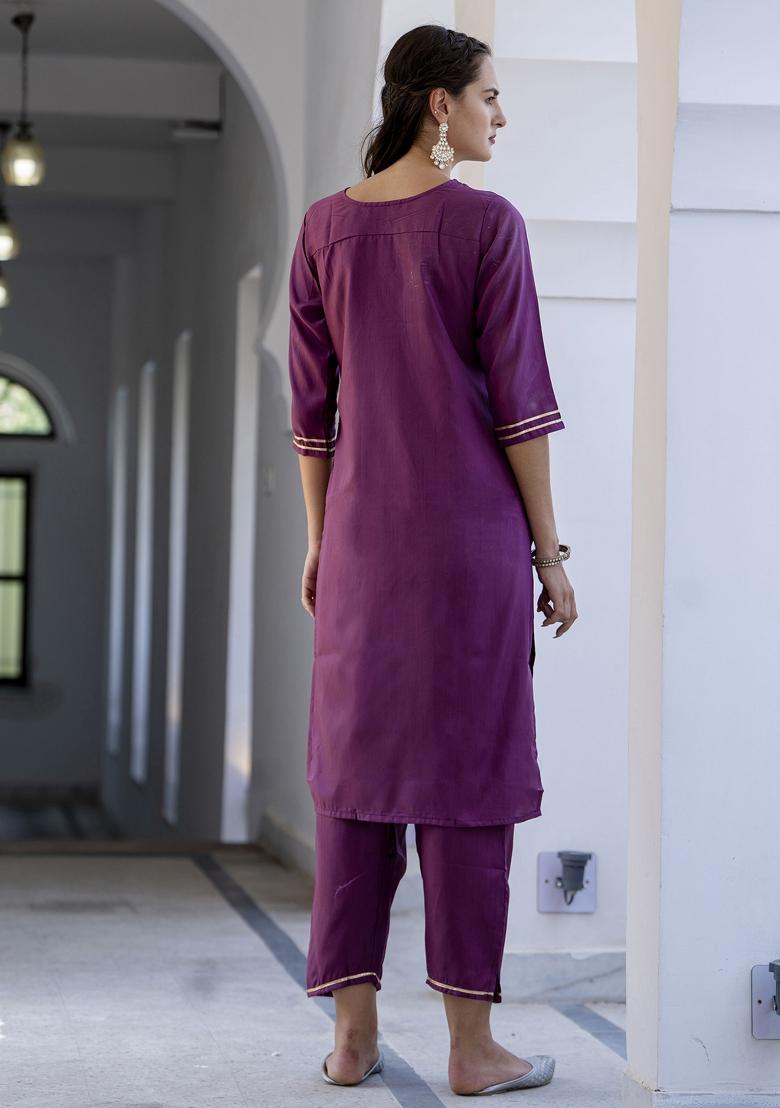 Magenta Embroidered Silk Blend Kurta Set - Indya