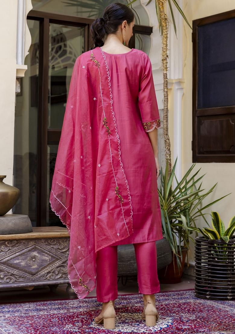 Pink Embroidered Rayon Kurta Set - Indya