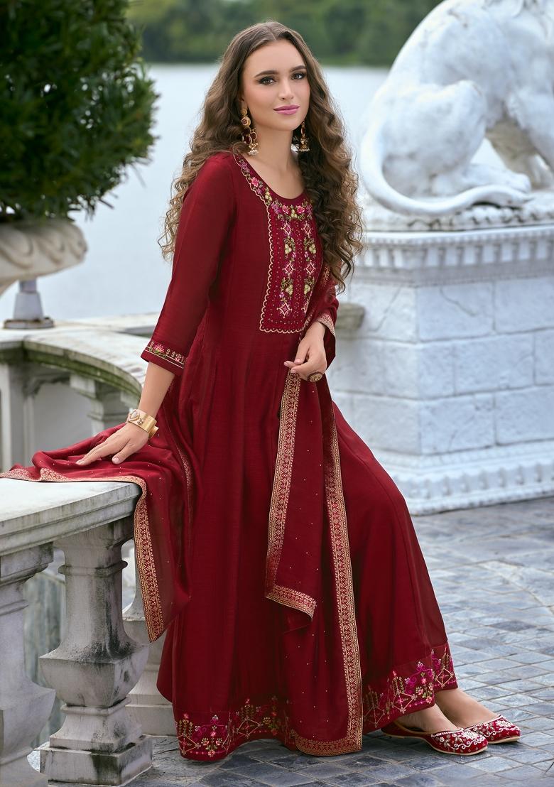Red Embroidered Silk Blend Kurta Set - Indya