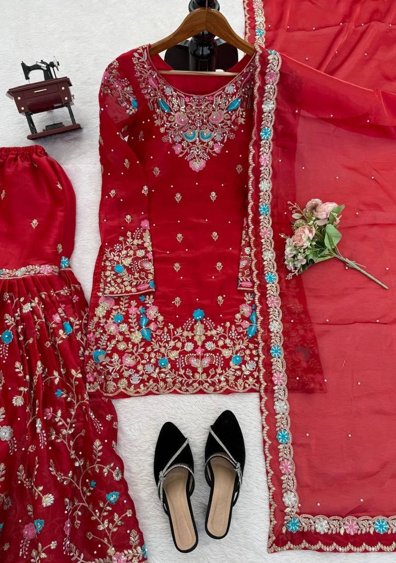 Red Embroidered Silk Pakistani Suit Set - Indya