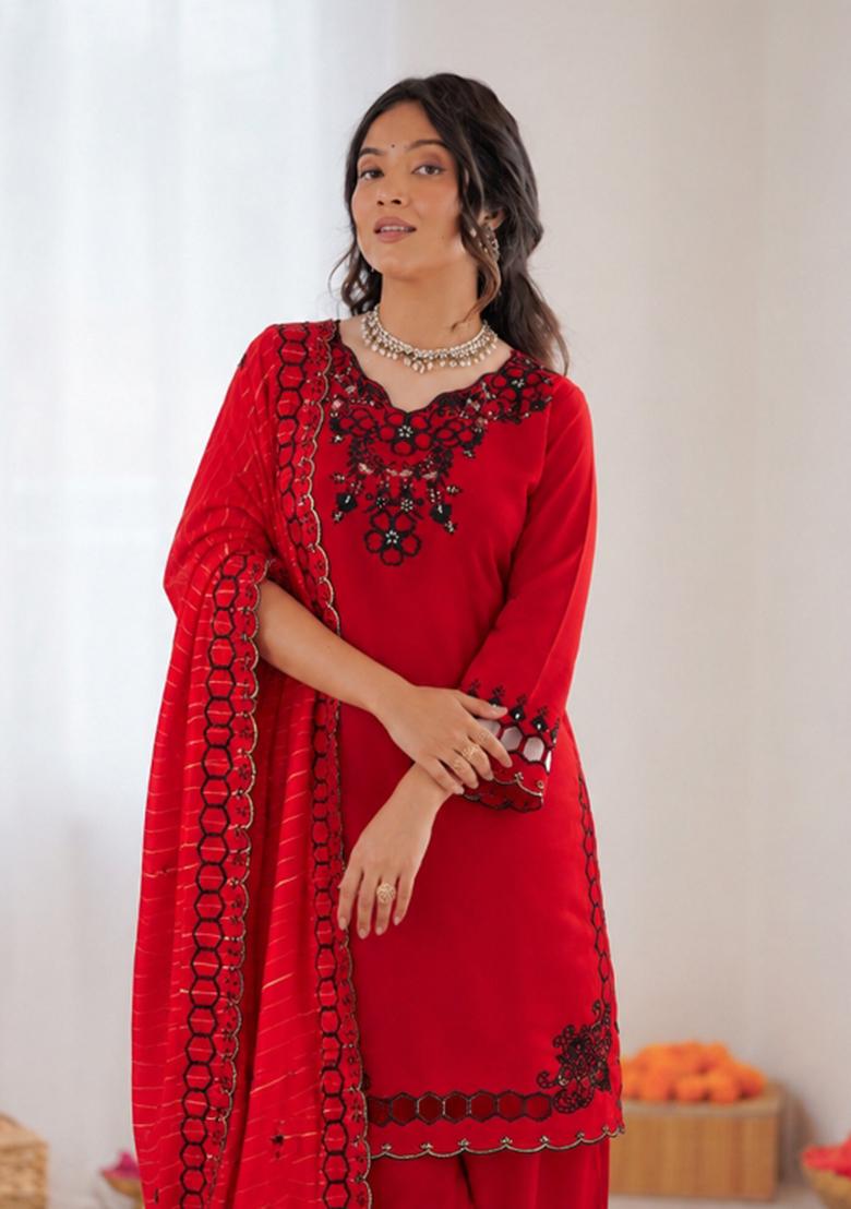 Red Embroidered Silk Pakistani Suit Set - Indya