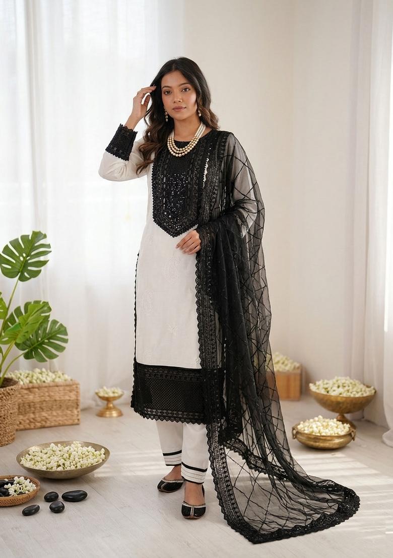 Black Embroidered Crepe Pakistani Suit Set - Indya