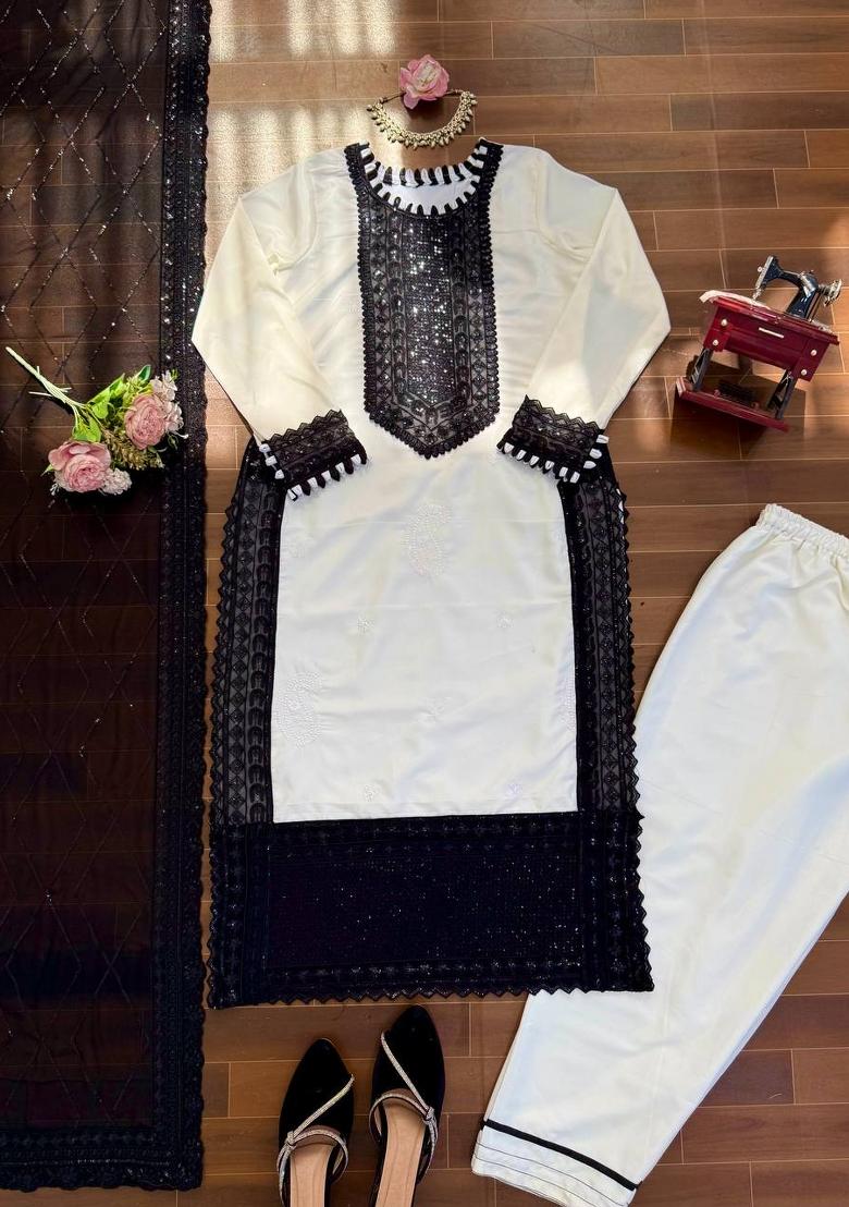 Black Embroidered Crepe Pakistani Suit Set - Indya
