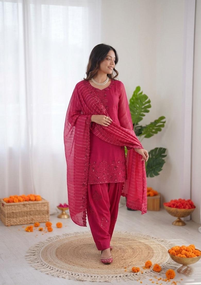 Pink Embroidered Silk Pakistani Suit Set - Indya