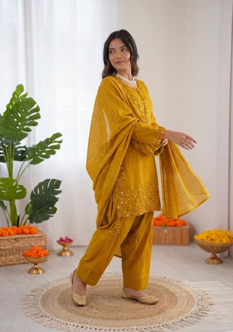 Yellow Embroidered Silk Pakistani Suit Set - Indya