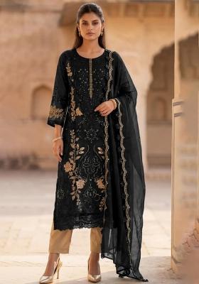 Black Embroidered Crunchy Kurta Set