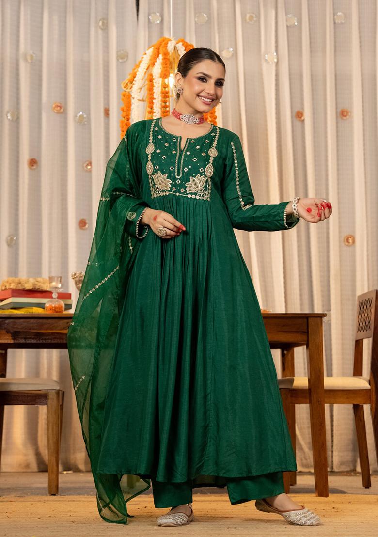 Green Embroidered Silk Blend Kurta Set - Indya