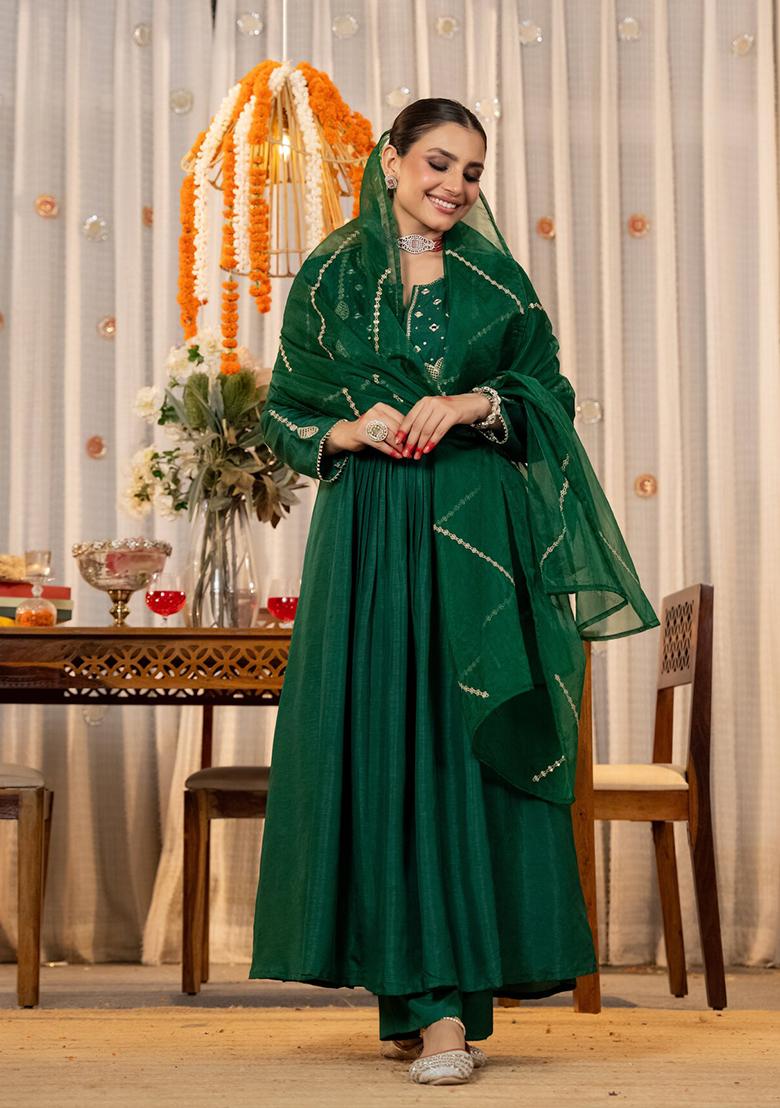 Green Embroidered Silk Blend Kurta Set - Indya