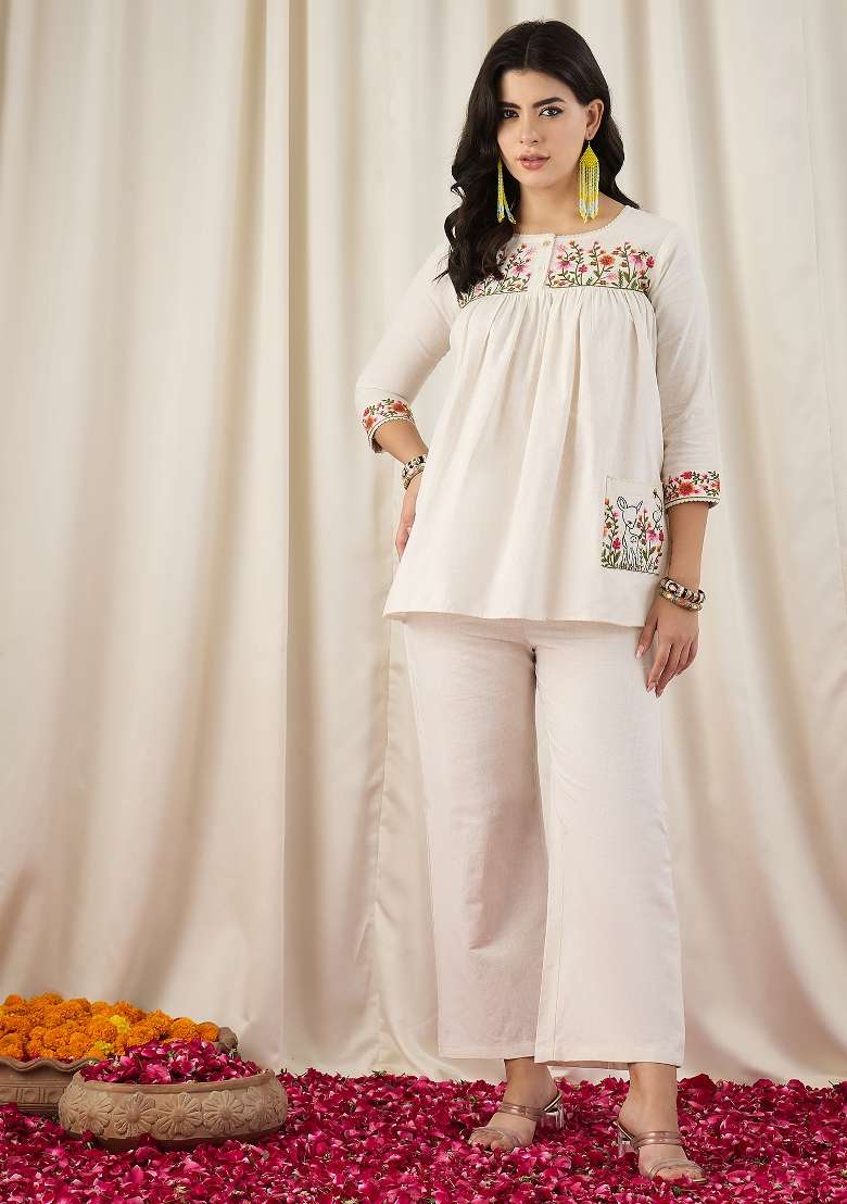 Off White Thread Work Cotton Kurta Set - Indya