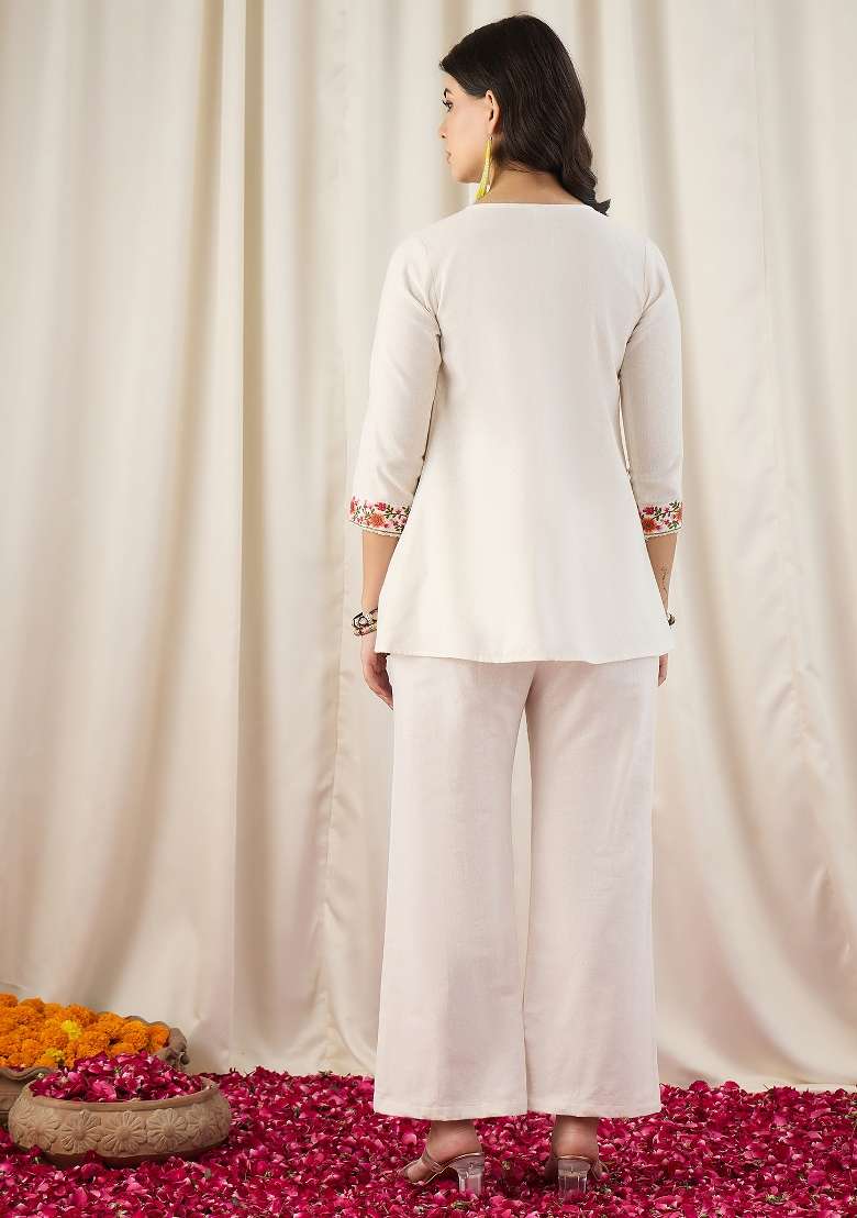 Off White Thread Work Cotton Kurta Set - Indya