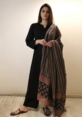 Black Solid Chanderi Kurta Set