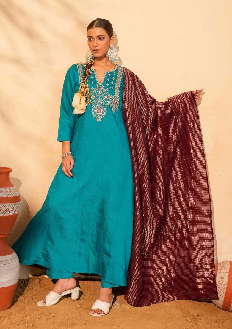 Firozi Embroidered Silk Blend Kurta Set - Indya