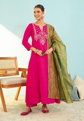 Gajari Embroidered Silk Blend Kurta Set