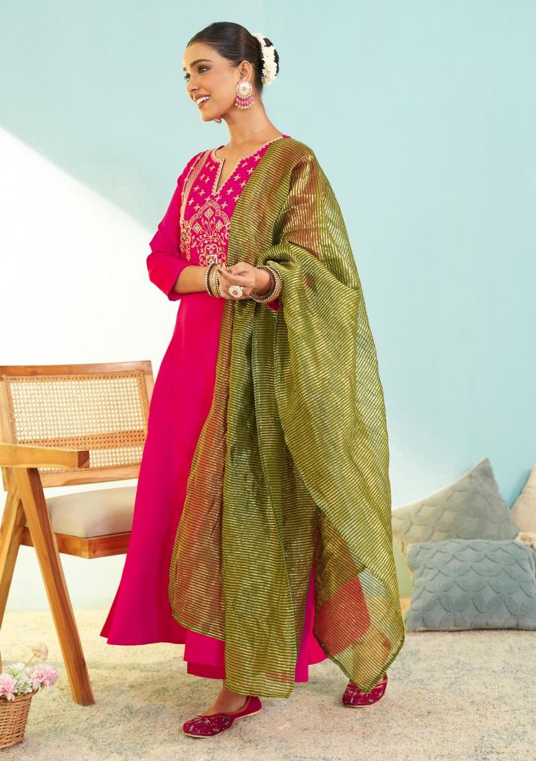 Gajari Embroidered Silk Blend Kurta Set - Indya