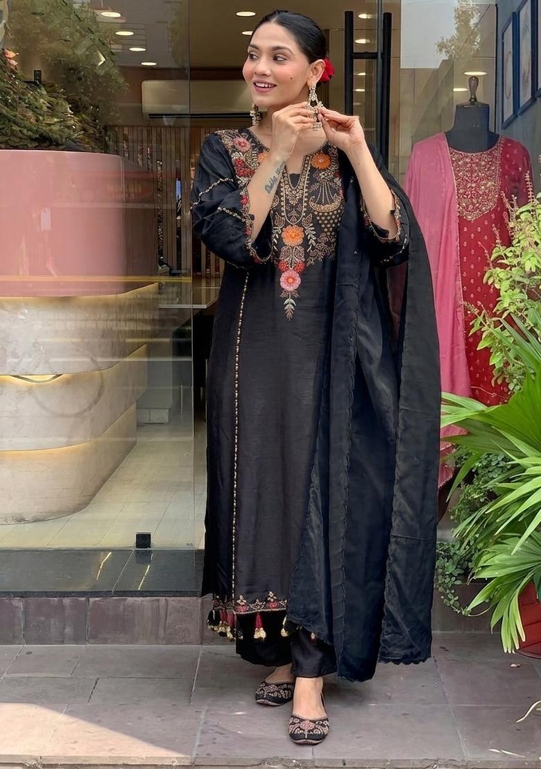 Black Embroidered Silk Blend Kurta Set - Indya