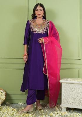 Violet Embroidered Silk Blend Kurta Set