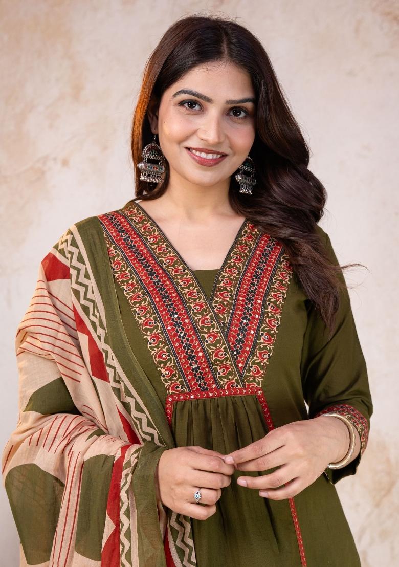 Green Embroidered Cotton Kurta Set - Indya