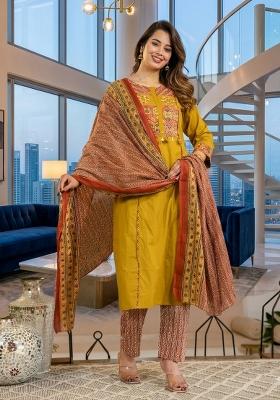 Mehendi Embroidered Cotton Kurta Set