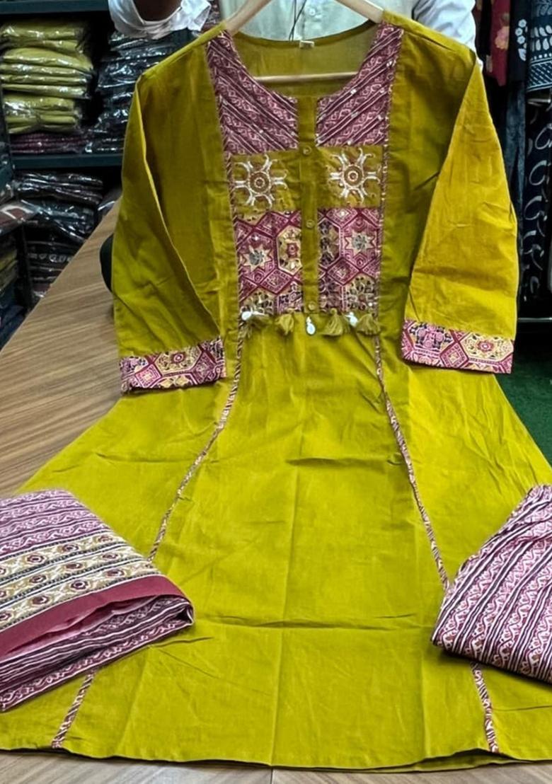Mehendi Embroidered Cotton Kurta Set - Indya