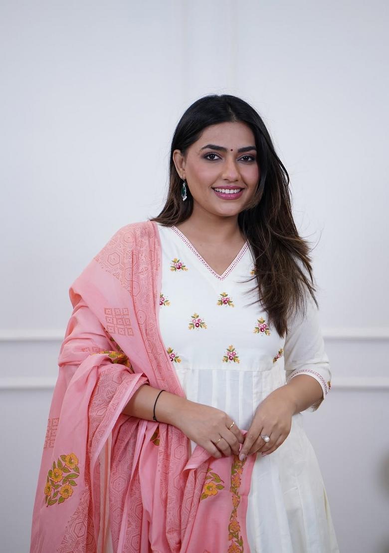 White Embroidered Cotton Kurta Set - Indya