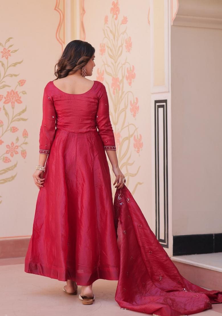 Red Embroidered Silk Blend Kurta With Dupatta - Indya