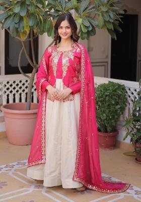Pink Embroidered Silk Blend Kurta With Dupatta