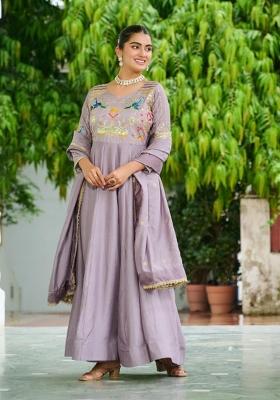 Lavender Embroidered Silk Blend Kurta With Dupatta