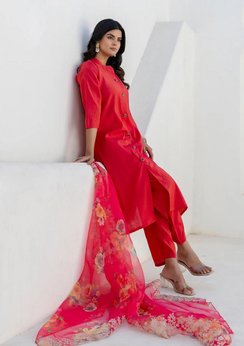 Red Embroidered Silk Blend Kurta Set - Indya
