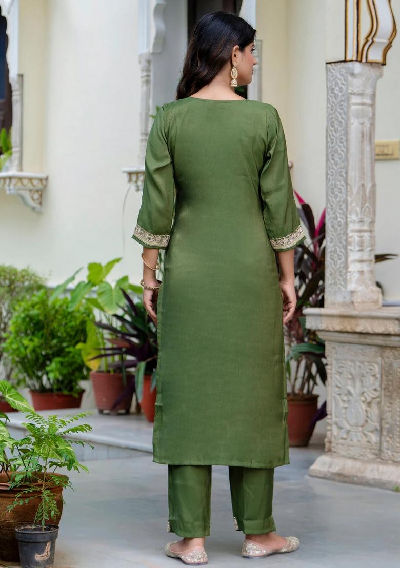 Green Embroidered Silk Blend Kurta Set - Indya