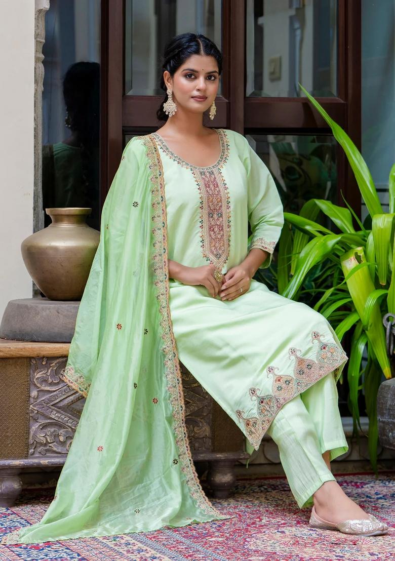 Green Embroidered Silk Blend Kurta Set - Indya