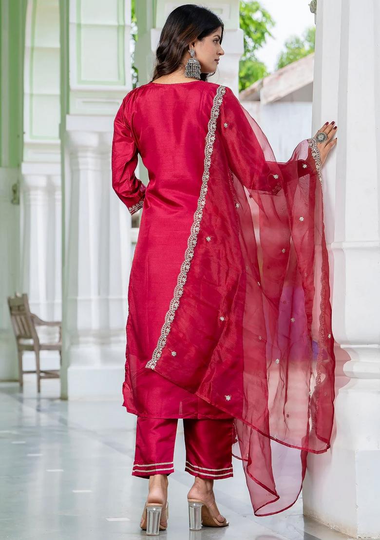 Red Embroidered Silk Blend Kurta Set - Indya