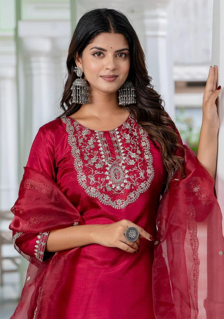 Red Embroidered Silk Blend Kurta Set - Indya
