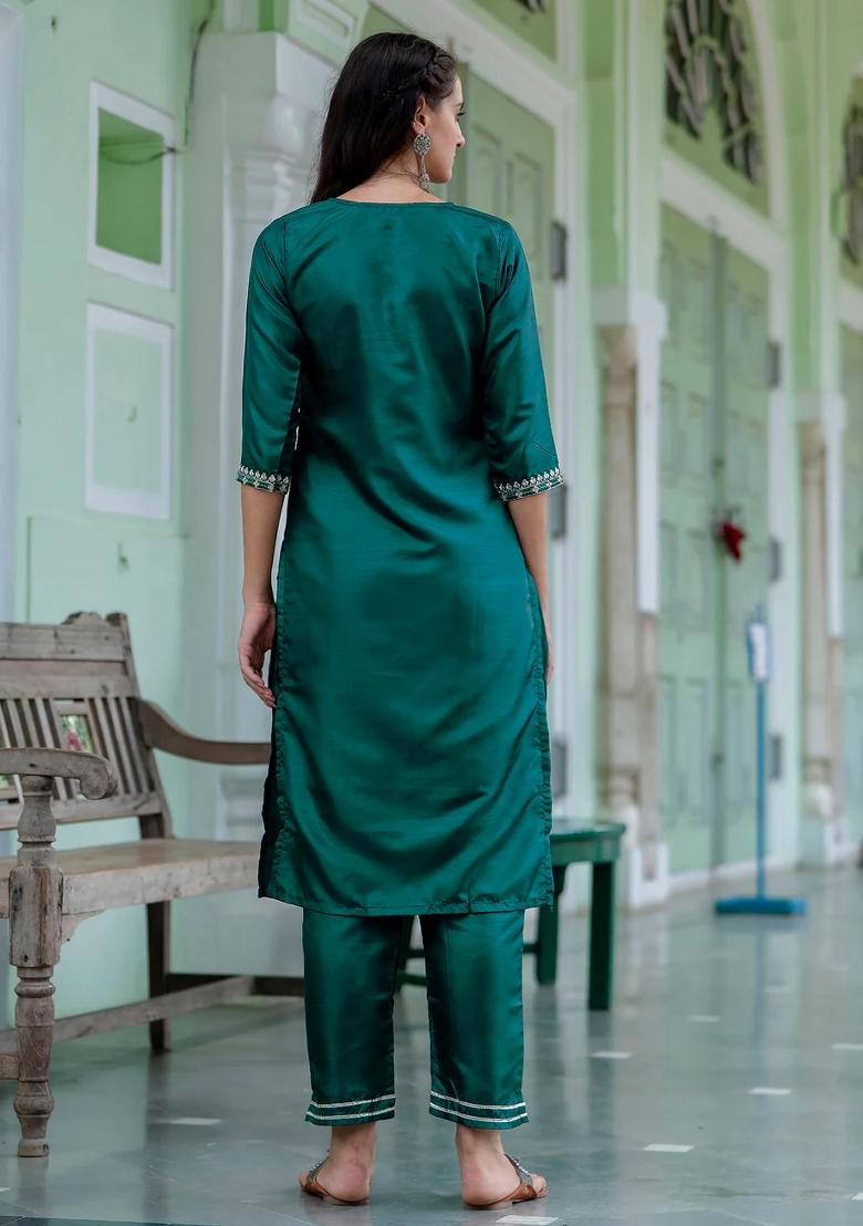 Green Embroidered Silk Blend Kurta Set - Indya