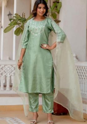 Green Embroidered Silk Blend Kurta Set