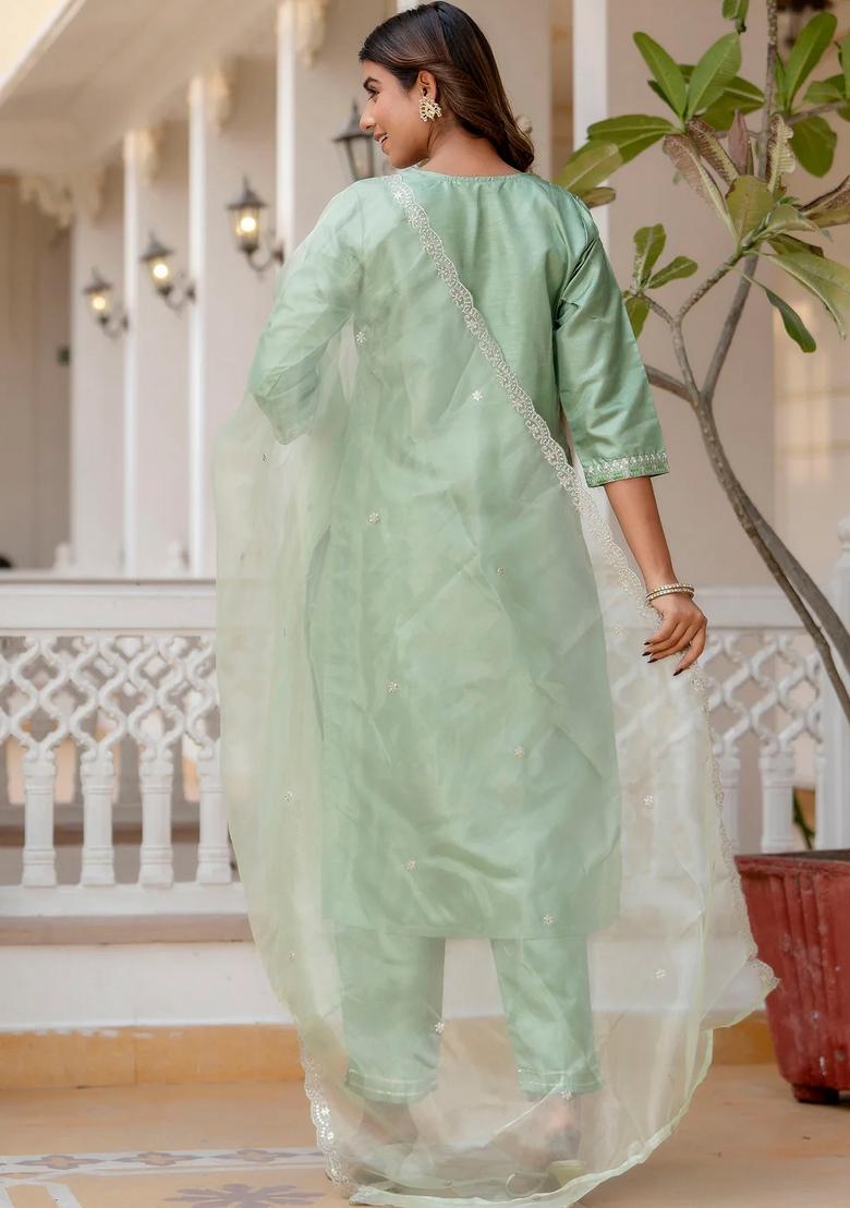 Green Embroidered Silk Blend Kurta Set - Indya