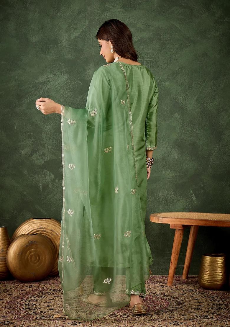 Green Embroidered Silk Blend Kurta Set - Indya