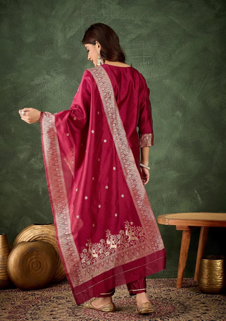 Red Embroidered Silk Blend Kurta Set - Indya