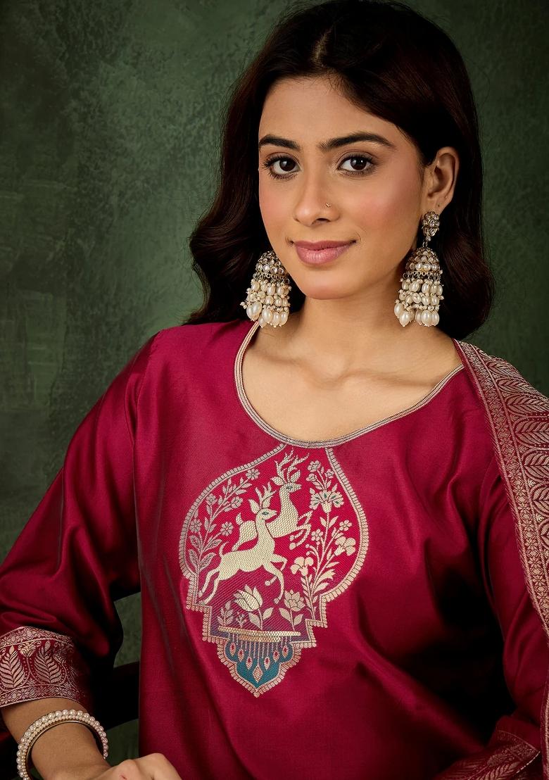 Red Embroidered Silk Blend Kurta Set - Indya