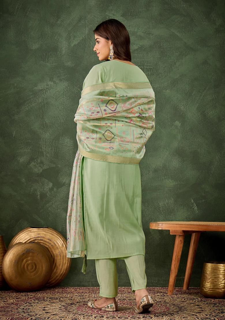 Green Embroidered Silk Blend Kurta Set - Indya